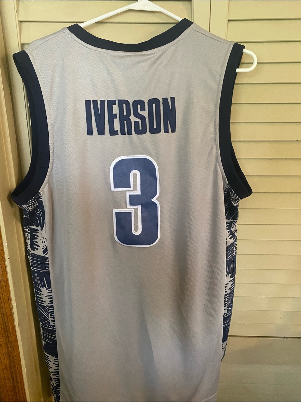 Vintage 1990’s Nike Georgetown Hoyas Allen Iverson College Basketball Jersey.